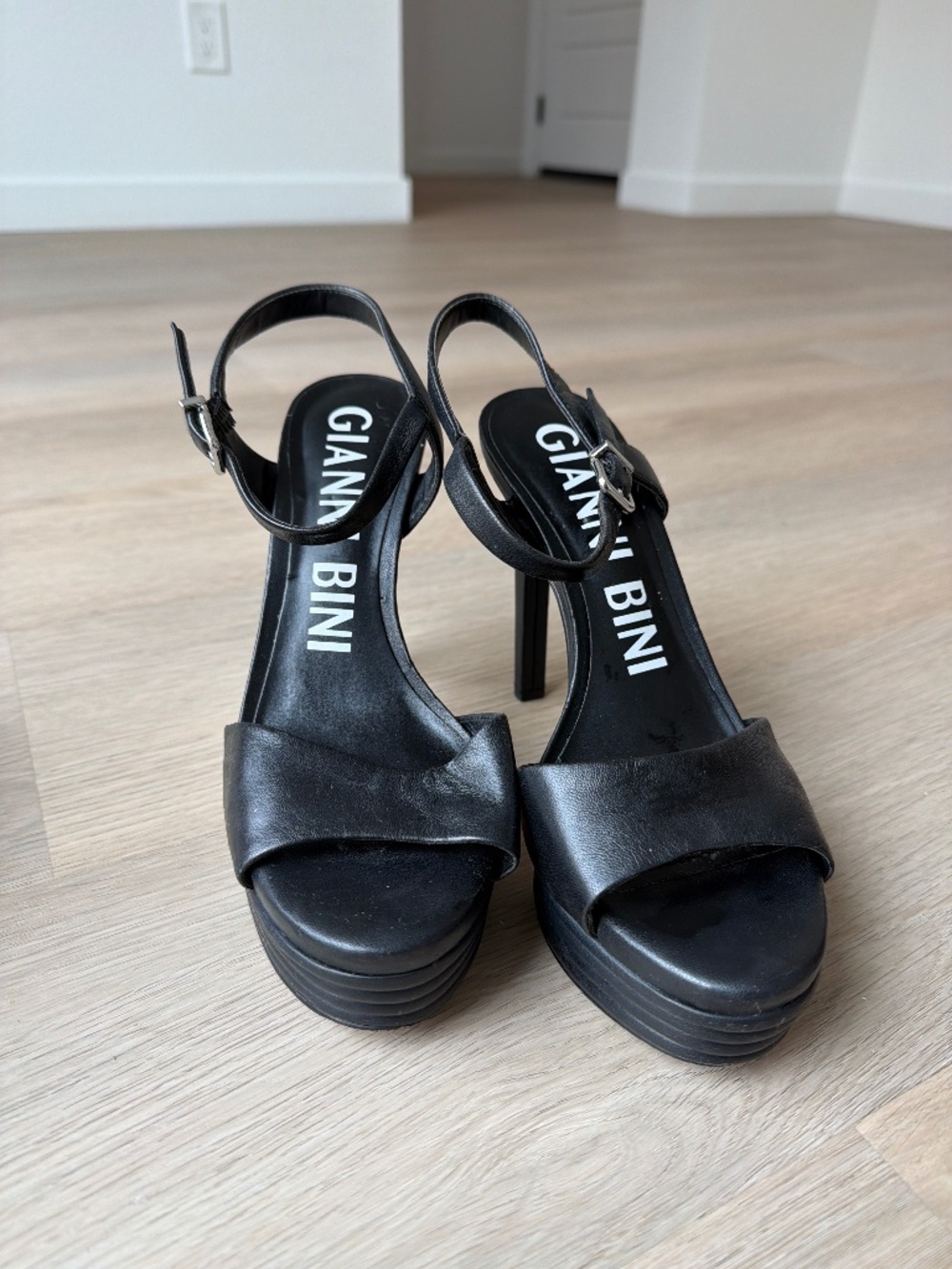 Giana Bini Platform Heel